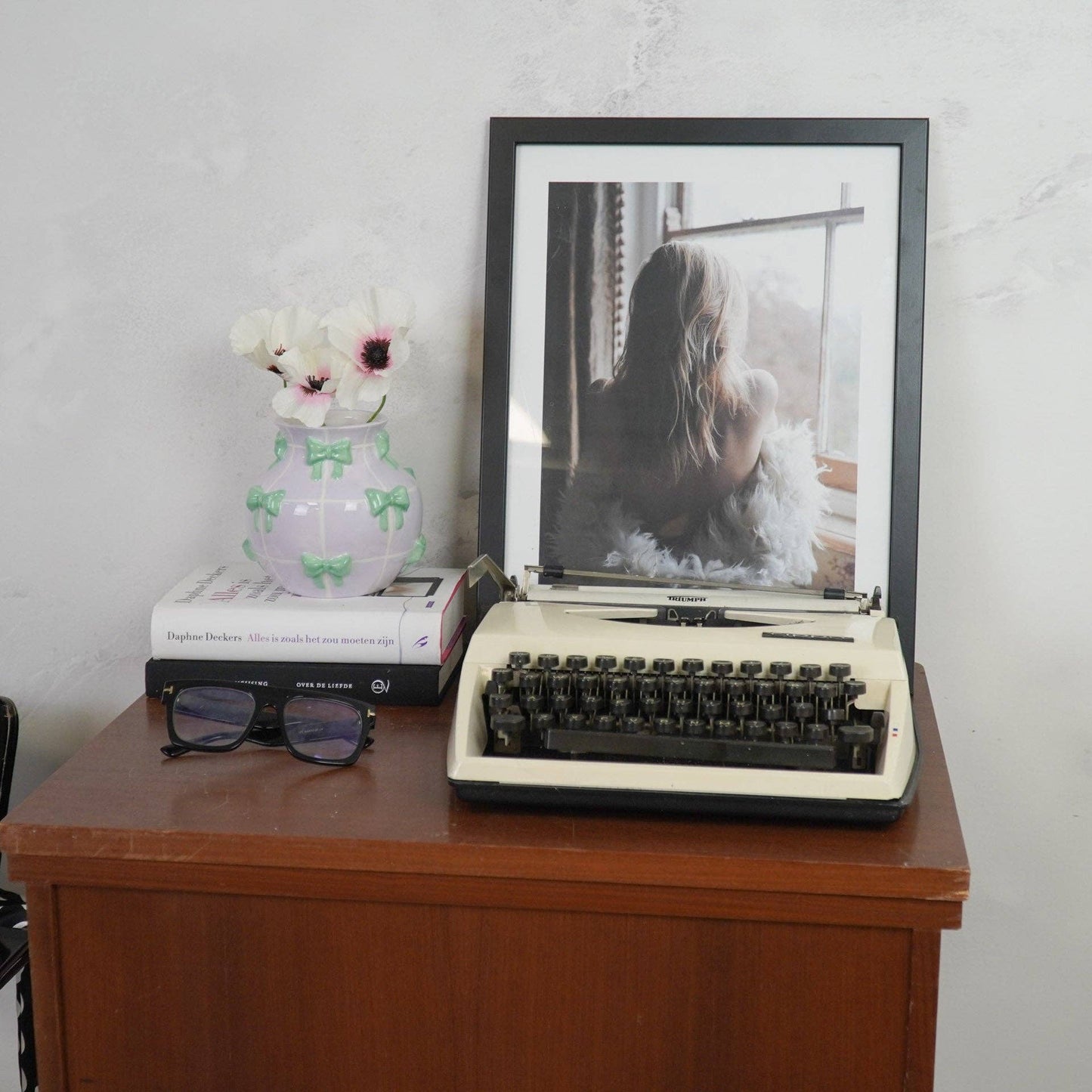 Vaso Lilás com Laços Verdes