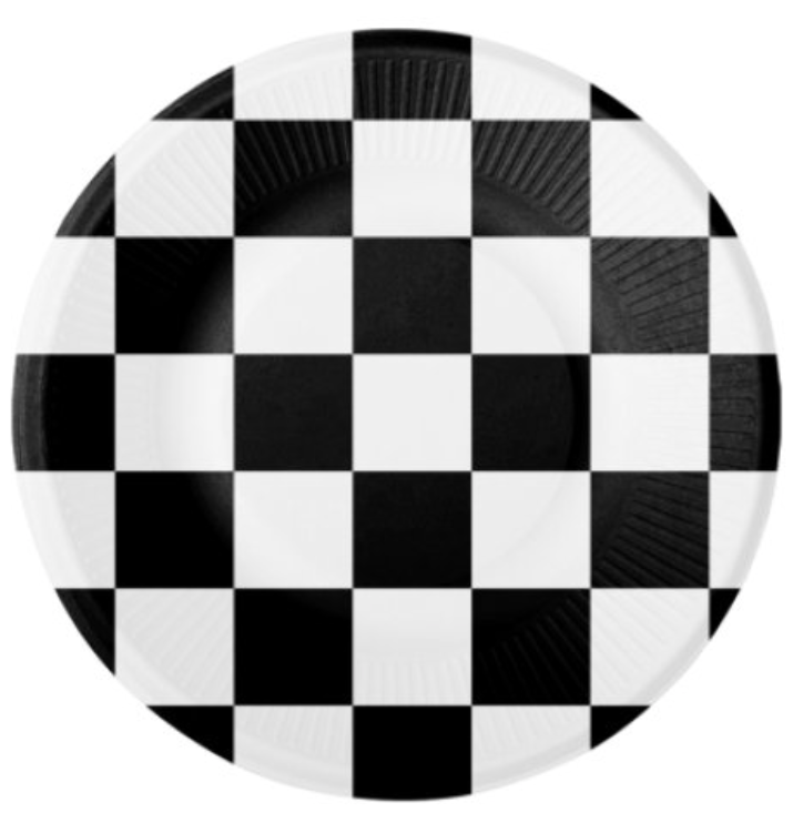 Pratos com padrão xadrez, com 18cm de diâmetro.
Cada embalagem contém 8 unidades.