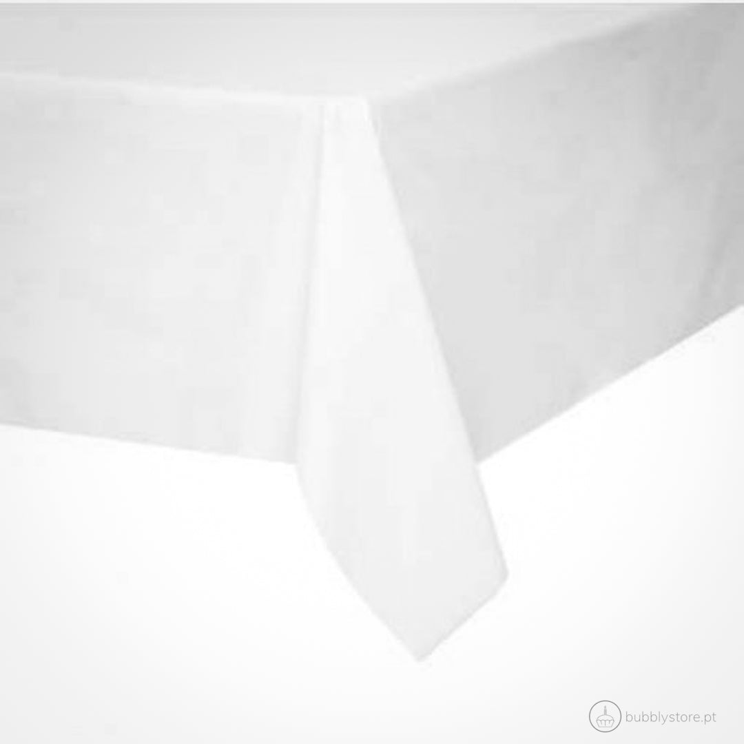 Toalha plástica branca, com a medida de 1,37 x 2,74 m.Cada embalagem contém 1 unidade.