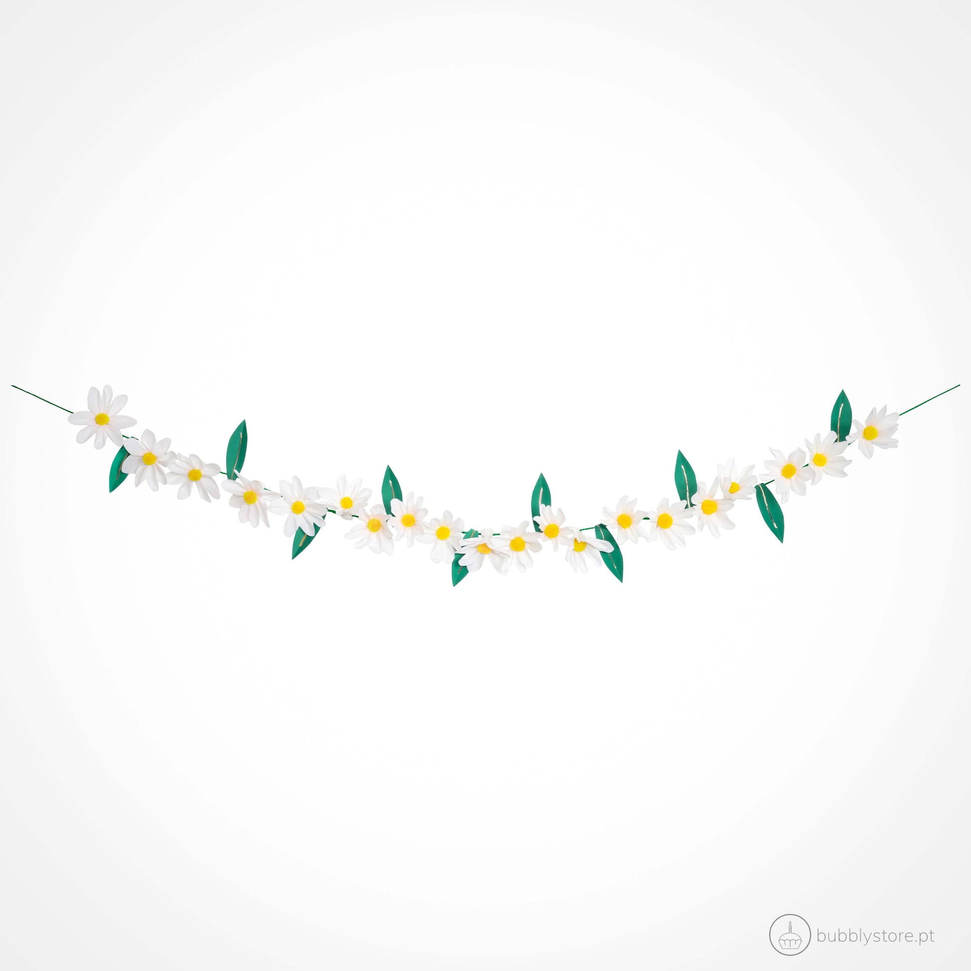 Grinalda com flores. A grinalda mede 1,2m e o fio tem um comprimento total de 2,4m.