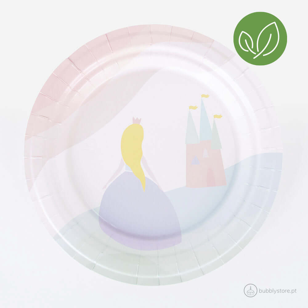 Pratos cada temática Princesas, com a medida de 1 x 22 x 22 cm. Disponíveis em conjuntos de 8 unidades.