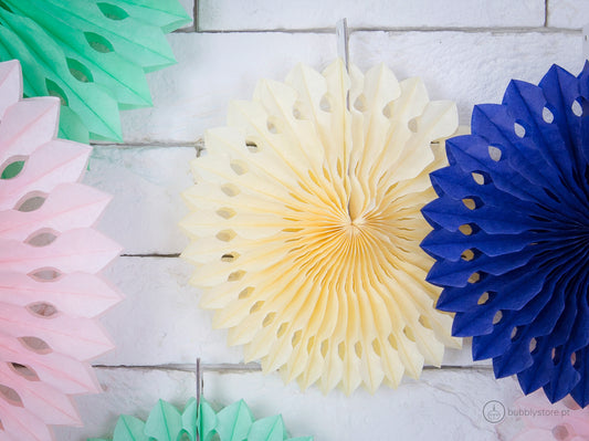 Cream Rosettes (20 to 30cm)