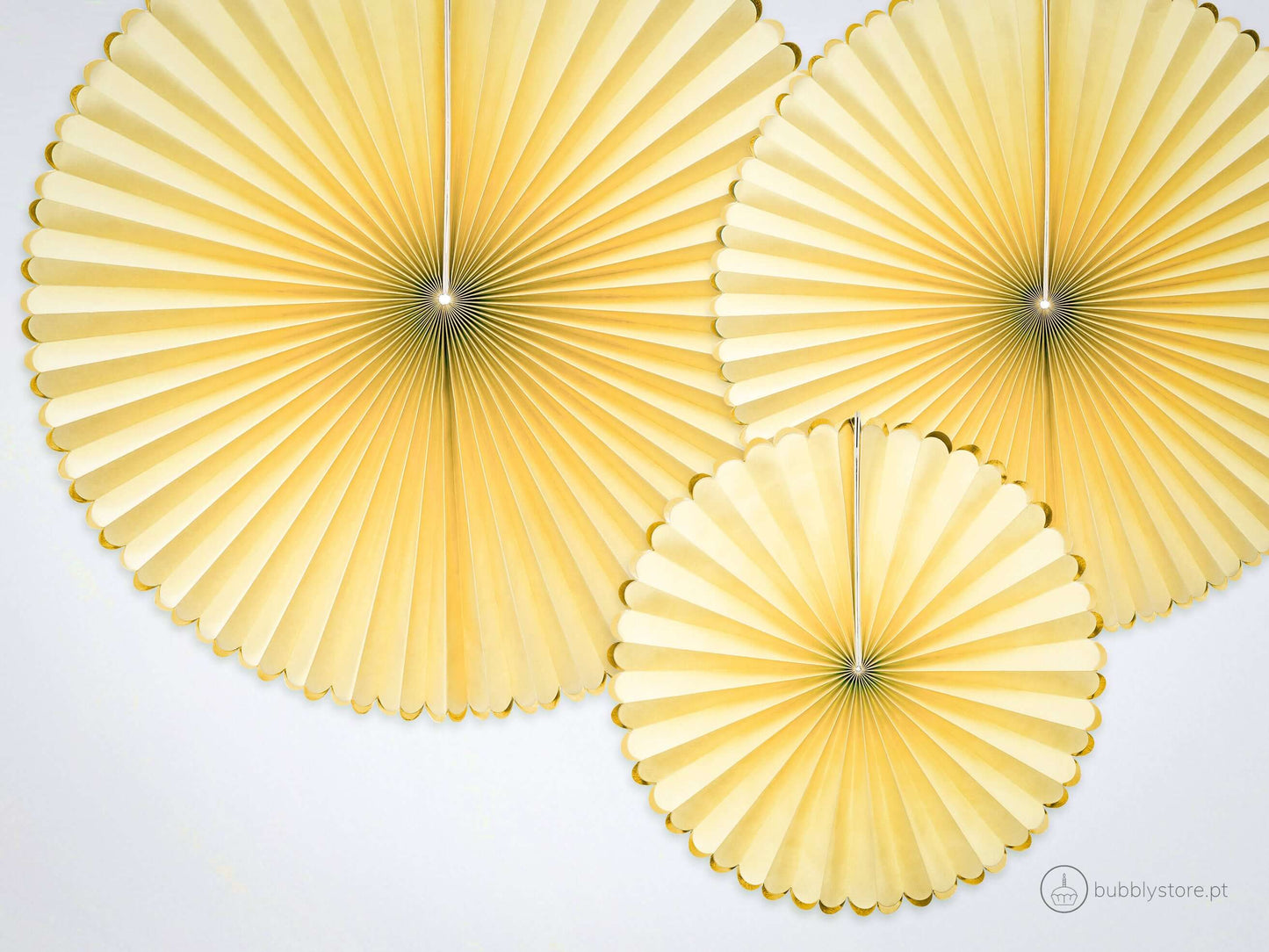 Rosetas amarillas y doradas