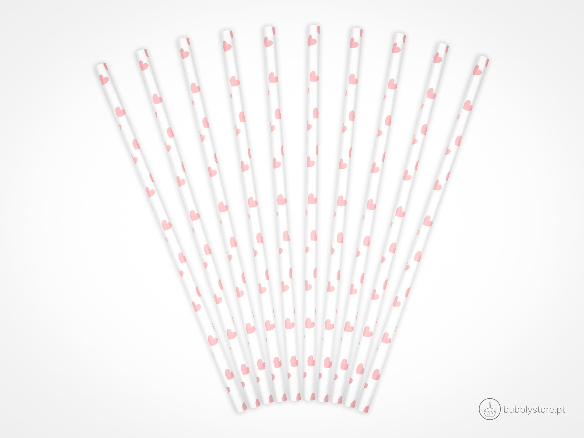 Palhinhas de papel brancas com corações rosa, com a altura de 19,5 cm. Cada embalagem é composta por 10 unidades.