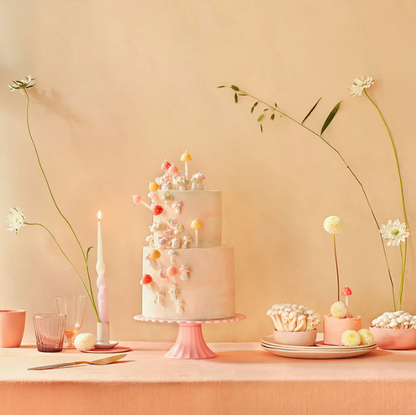 Conjunto de velas em forma de cogumelos.
Cada embalagem é composta por 6 unidades de dois tamanhos diferentes.