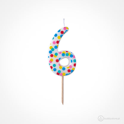 Vela de aniversário n.º 6 com bolinhas coloridas, com altura de 9cm.
Cada embalagem contém 1 unidade.
