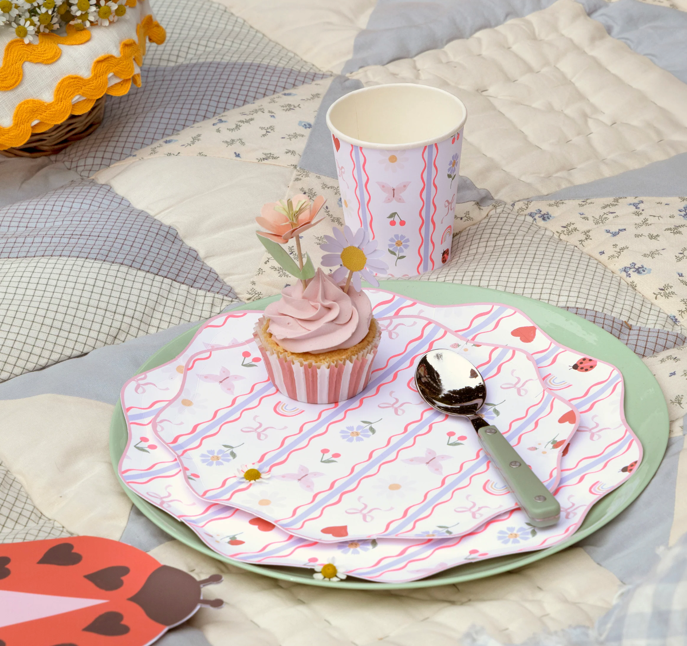 Copos Flores e Animais