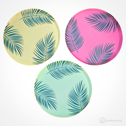 Pratos com estampa de folhas da temática Tropical, com 25cm de diâmetro.
Cada embalagem contém 8 unidades em rosa, verde e amarelo.