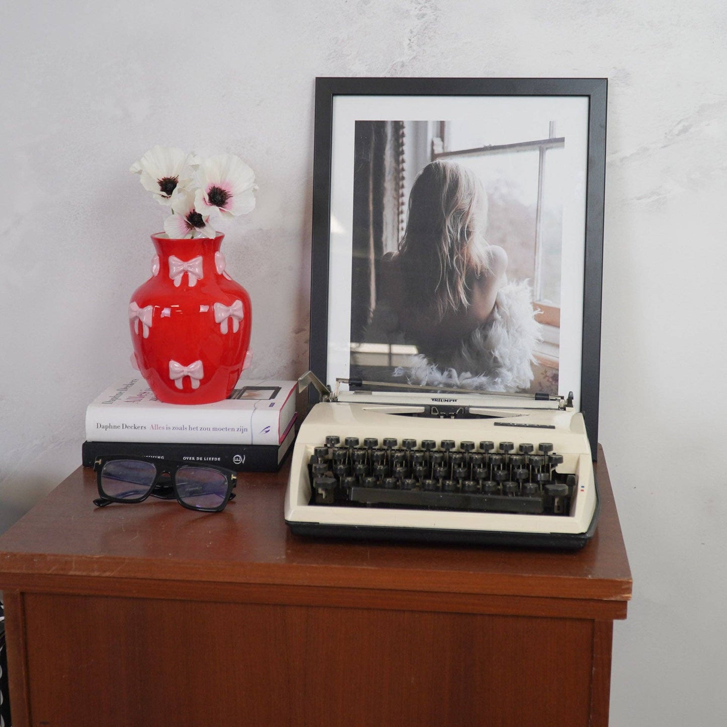 Vaso Vermelho com Laços Rosa