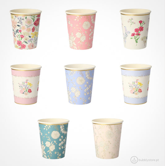 Copos da temática English Garden com 8 designs diferentes, com a capacidade de 256ml.
Cada embalagem contém 8 unidades.