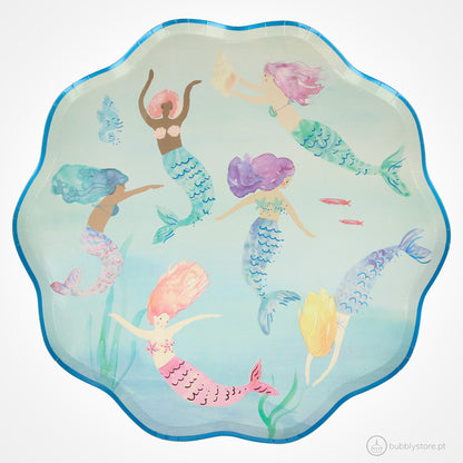 Pratos da temática Sereias, com a medida de 26,7 x 26,7 cm. Disponíveis em conjuntos de 8 unidades.