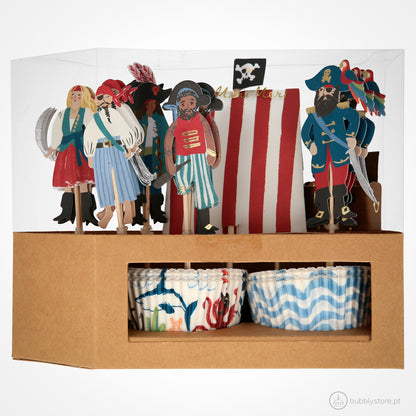 Conjunto para 24 Cupcakes da temática Piratas.
Cada embalagem é composta por 24 formas e 24 toppers com 8 designs diferentes.