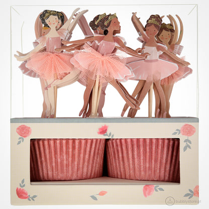 Conjunto para 24 Cupcakes da temática Bailarinas.
Cada embalagem é composta por 24 formas e 24 toppers com 6 designs diferentes.
