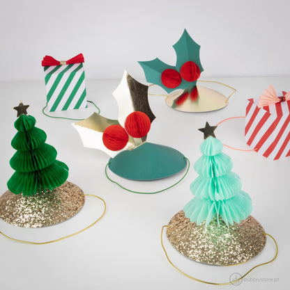 Conjunto de chapéus de Natal.
Cada embalagem contém 6 unidades com 3 designs diferentes.