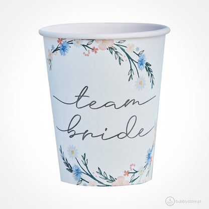 Copos florais com estampa Team Bride, com a capacidade de 260ml.
Cada embalagem contém 8 unidades.
