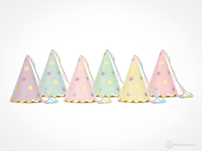 Conjunto chapéus com estrelas coloridas, com diâmetro de 10cm.
Cada embalagem contém 6 unidades.
