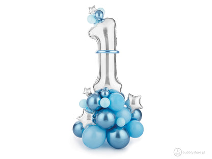 Kit de balões azul para decoração de festa aniversário, com a medida de 90 x 140cm.
Inclui balões de latéx, balões foil, balões de modelagem.
