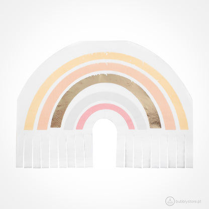Guardanapos em forma de arco-íris com franjas, com a medida de 16,5cm. Cada embalagem é composta por 16 unidades.