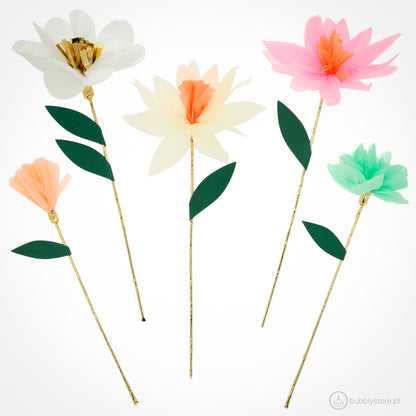 Conjunto de 10 flores decorativas em 5 designs diferentes para decoração de festa aniversário / primavera / verão.