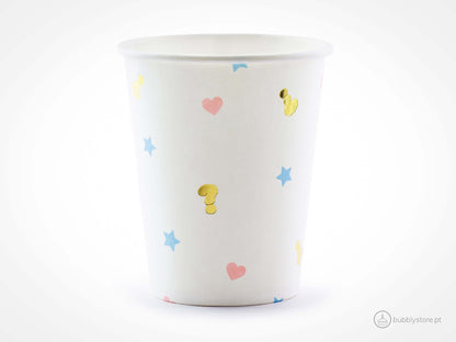 Copos de papel multicolor com a capacidade de 200 ml. Disponíveis em conjuntos de 6 unidades.