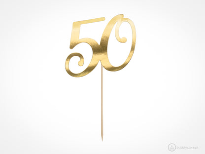 Topo de Bolo 50 anos dourado para decoração de festa aniversário, com altura de 20,5cm.
Cada embalagem contém 1 unidade.