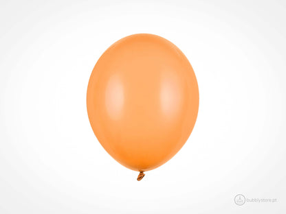 Balões latex, liso acabamento mate, 23 cm de diâmetro. Aptos para enchimento com hélio. Disponíveis em packs de 10, 50 ou 100 unidades.