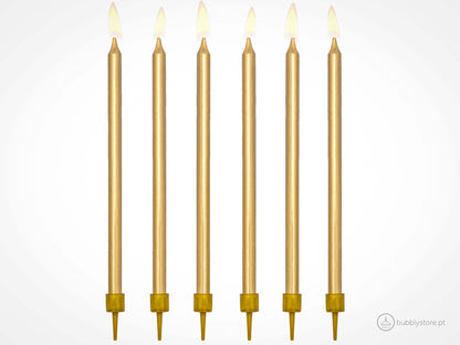 Velas de aniversário altas douradas, com altura 12,5cm. Cada embalagem contém 12 unidades.