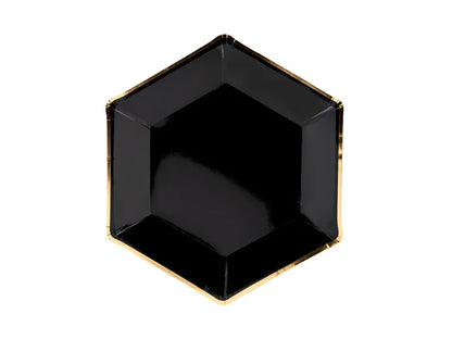 Pratos pretos com rebordo dourado, com 23 cm de diâmetro.
Disponíveis em conjuntos de 6 unidades.