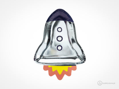 Pratos em formato de foguetão da temática astronautas com a medida de 21,5 x 29,5 cm.Disponíveis em conjuntos de 6 unidades.